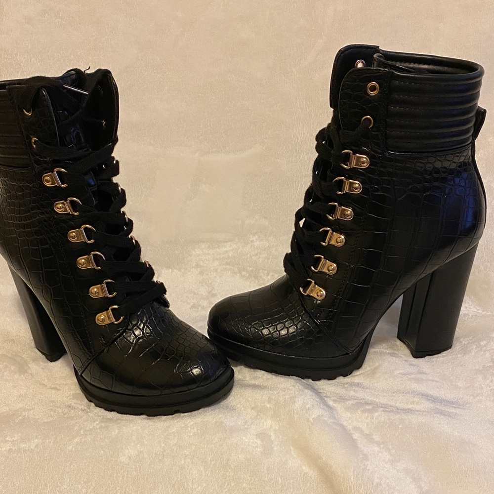 Shoe Dazzle Black Textured Heeled Boots